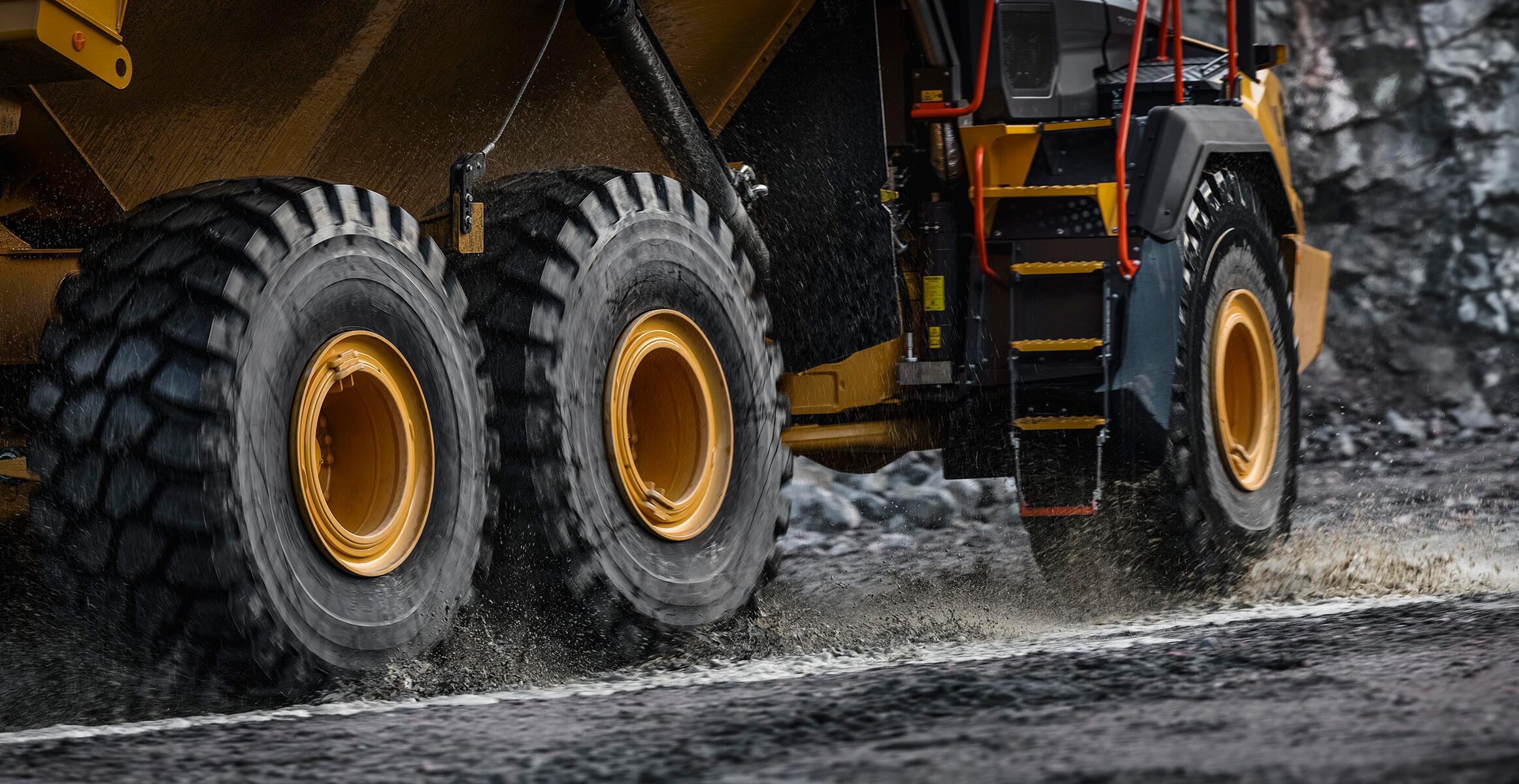 VOLVO A35C 1:50　アティキュレートダンプ　日立建機　コマツ VOLVO A35C 1:50 アティキュレートダンプ 日立建機 コマツ