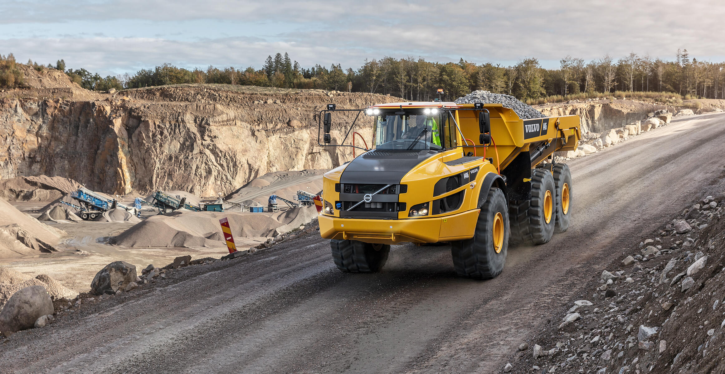 volvo-features-articulated-hauler-a35g-a40g-t4f-sv-smooth-descent-intelligent-efficiency-2324x1200