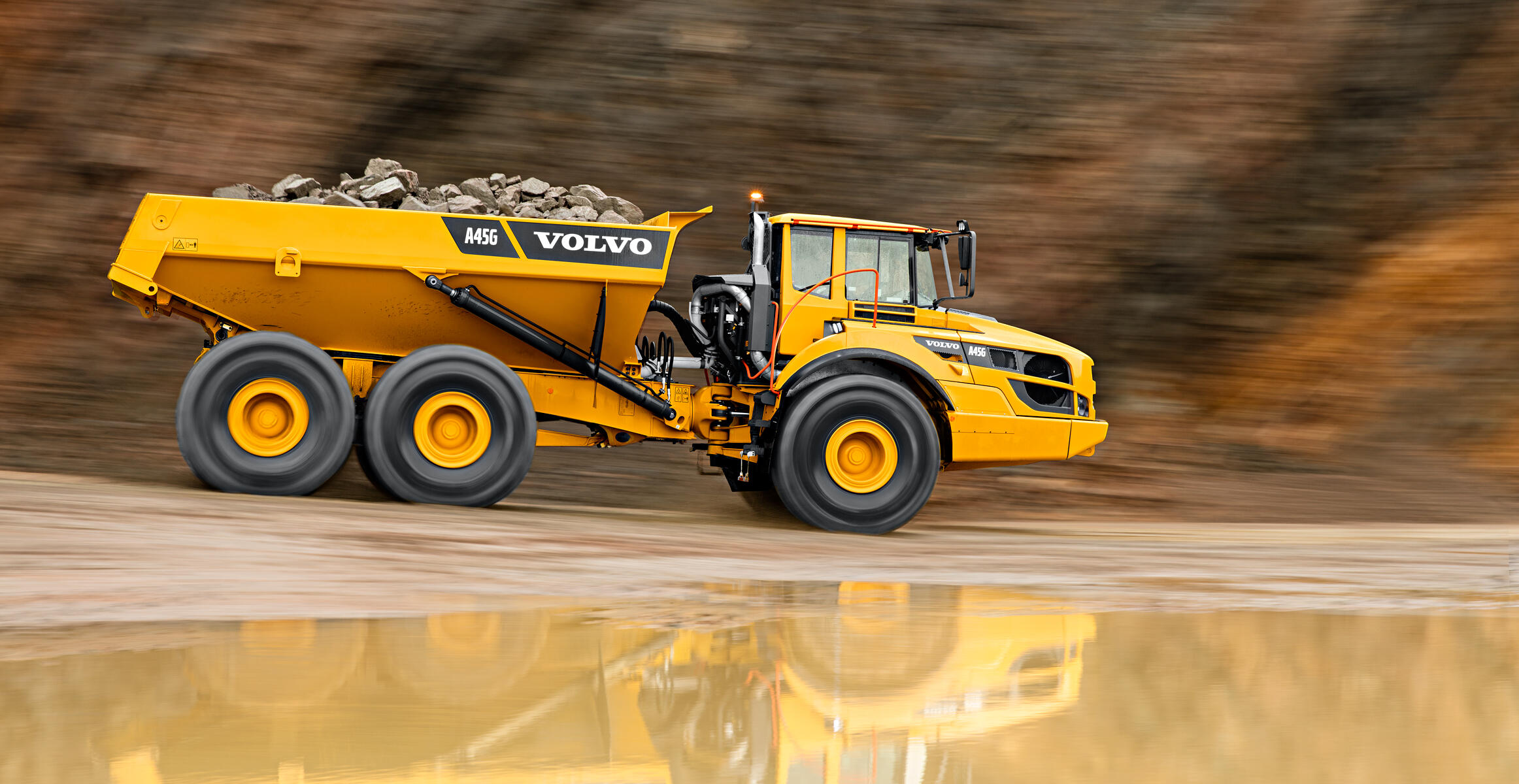 volvo-features-articulated-hauler-a45g-t2-t4f-the-right-speed-for-the-job-2324x1200