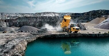 Un Camión articulado de nueva generación de Volvo, con un nuevo tren motriz y ejes Volvo