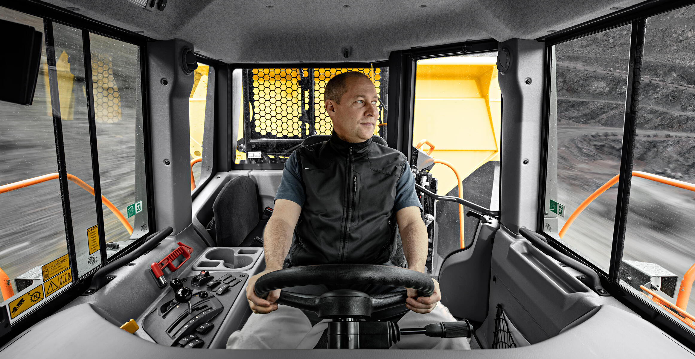 volvo-features-articulated-hauler-a60h-t2-t4f-sv-safety-operator-s-choice-2324x1200