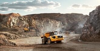 volvo-show-articulated-hauler-a60h-t4f-sv-2324x1200