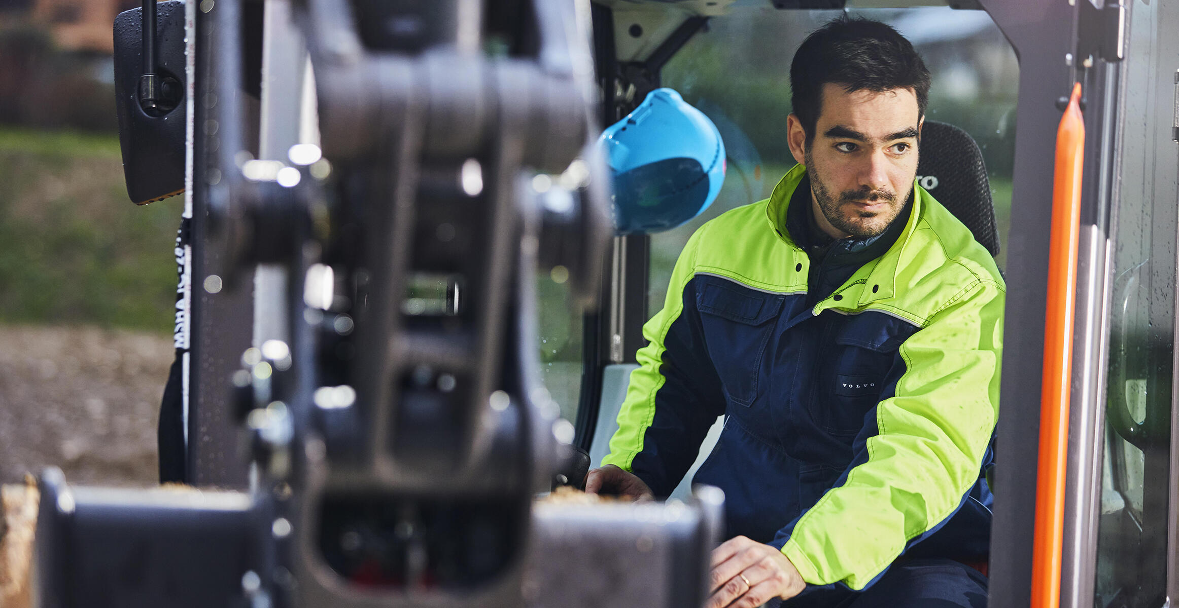 volvo mini excavator ec37