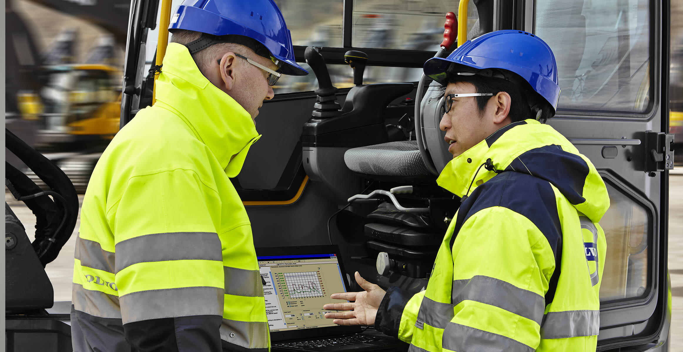 volvo-features-compact-excavator-ecr88dpro-t4f-matris-and-vcads-pro-stability-2324x1200