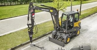 volvo-benefits-compact-excavator-ew60e-t4f-attachments-versatility-2324x1200