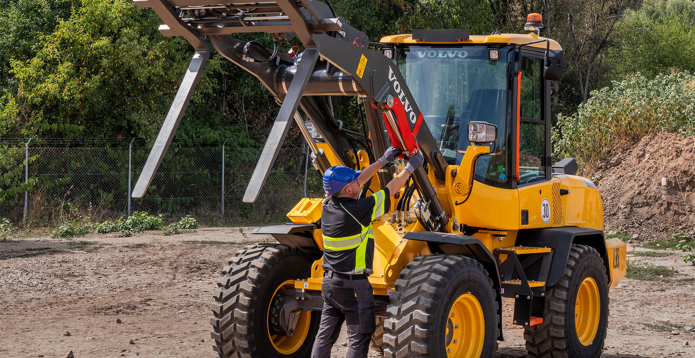 volvo compact wheel loaders l35 stage v