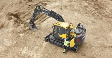 volvo-benefits-crawler-excavator-ec140e-t4f-sv-improved-service-access-2324x1200