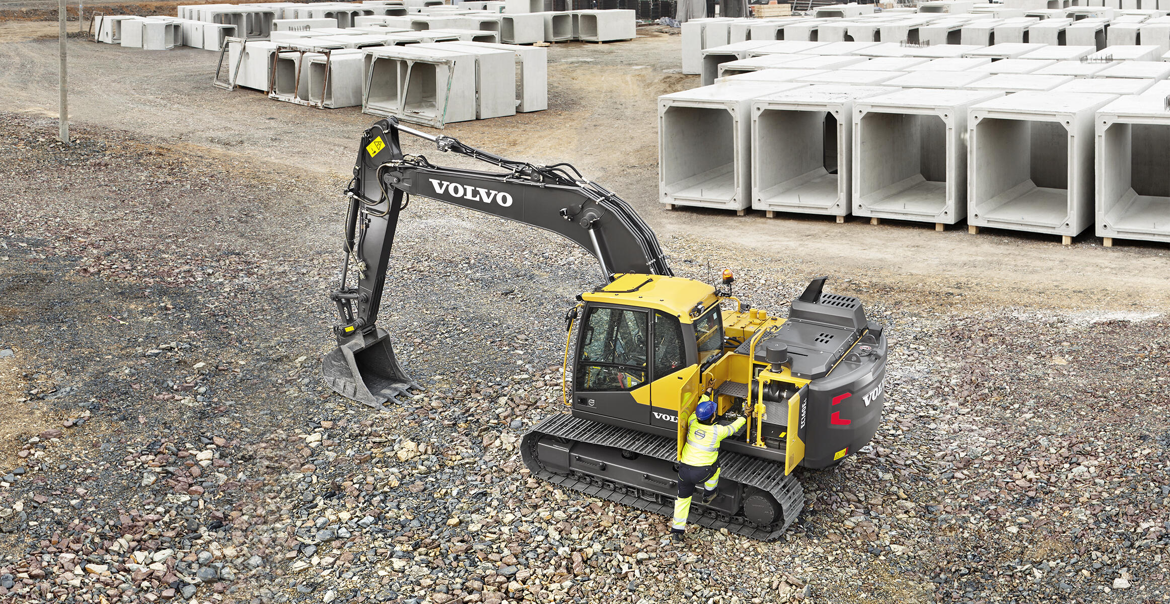 volvo-benefits-crawler-excavator-ec160e-t4f-improved-service-access-2324x1200
