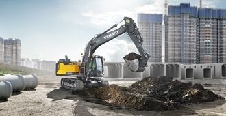 volvo-show-crawler-excavator-ec180e-t4f-2324x1200