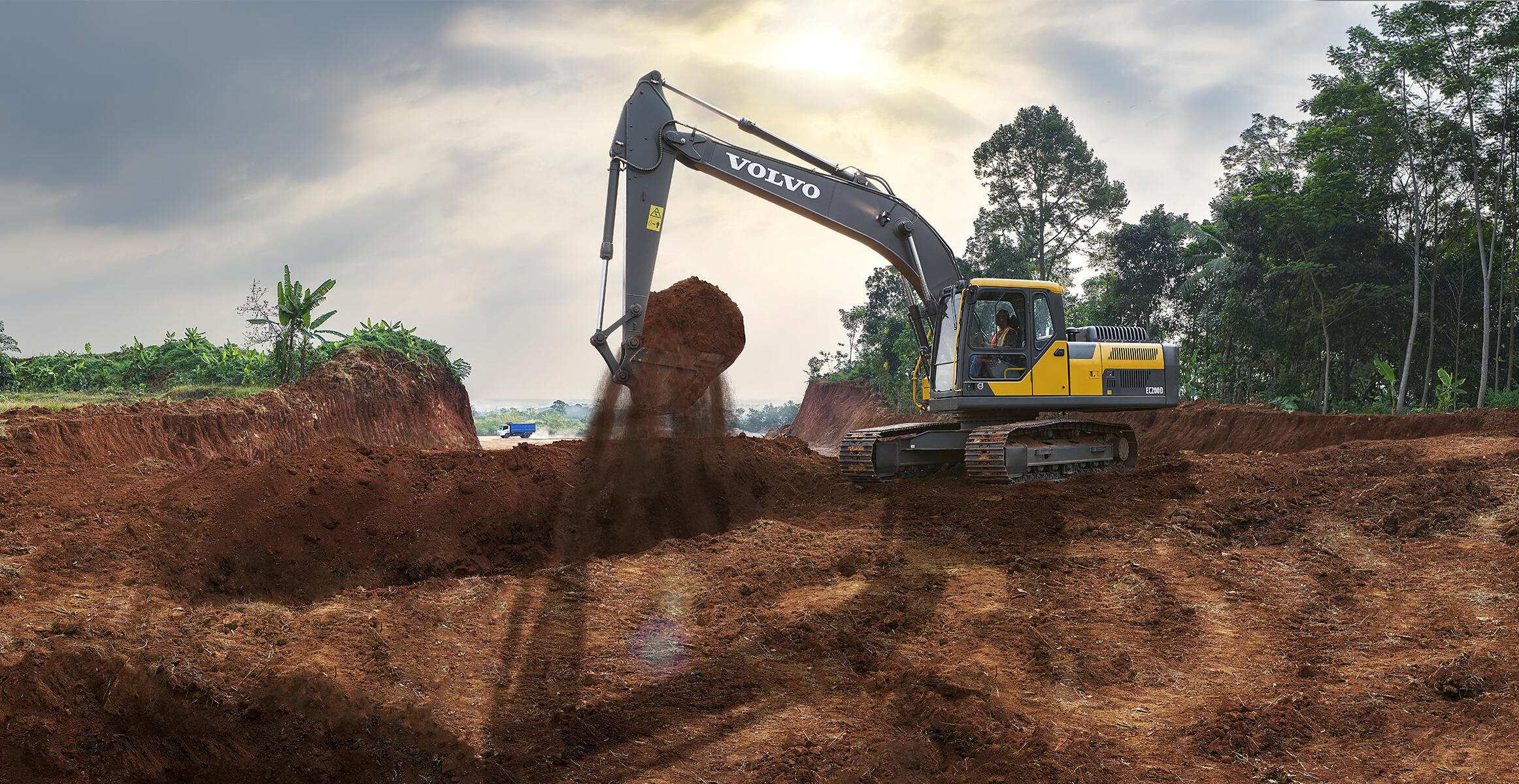 volvo-show-crawler-excavator-ec200d-t3-apac-2324x1200
