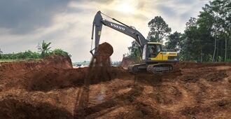volvo-show-crawler-excavator-ec200d-t3-apac-2324x1200