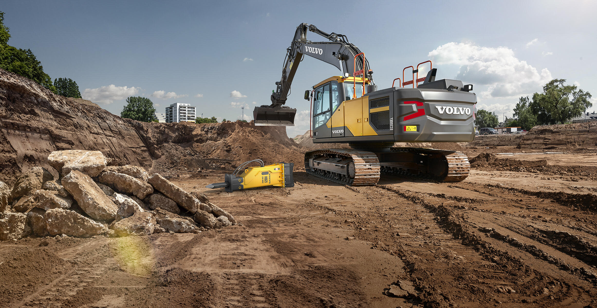 volvo-benefits-crawler-excavator-ec200e-t4f-a-true-all-rounder-2324x1200