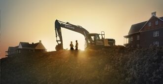 volvo-benefits-crawler-excavator-ec200e-t4f-building-tomorrow-2324x1200