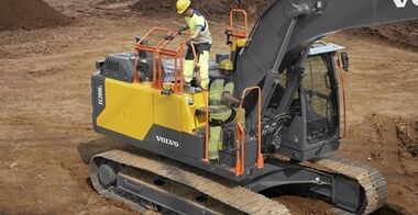 volvo-features-crawler-excavator-ec200e-t4f-safety-first-building-tomorrow-2324x1200