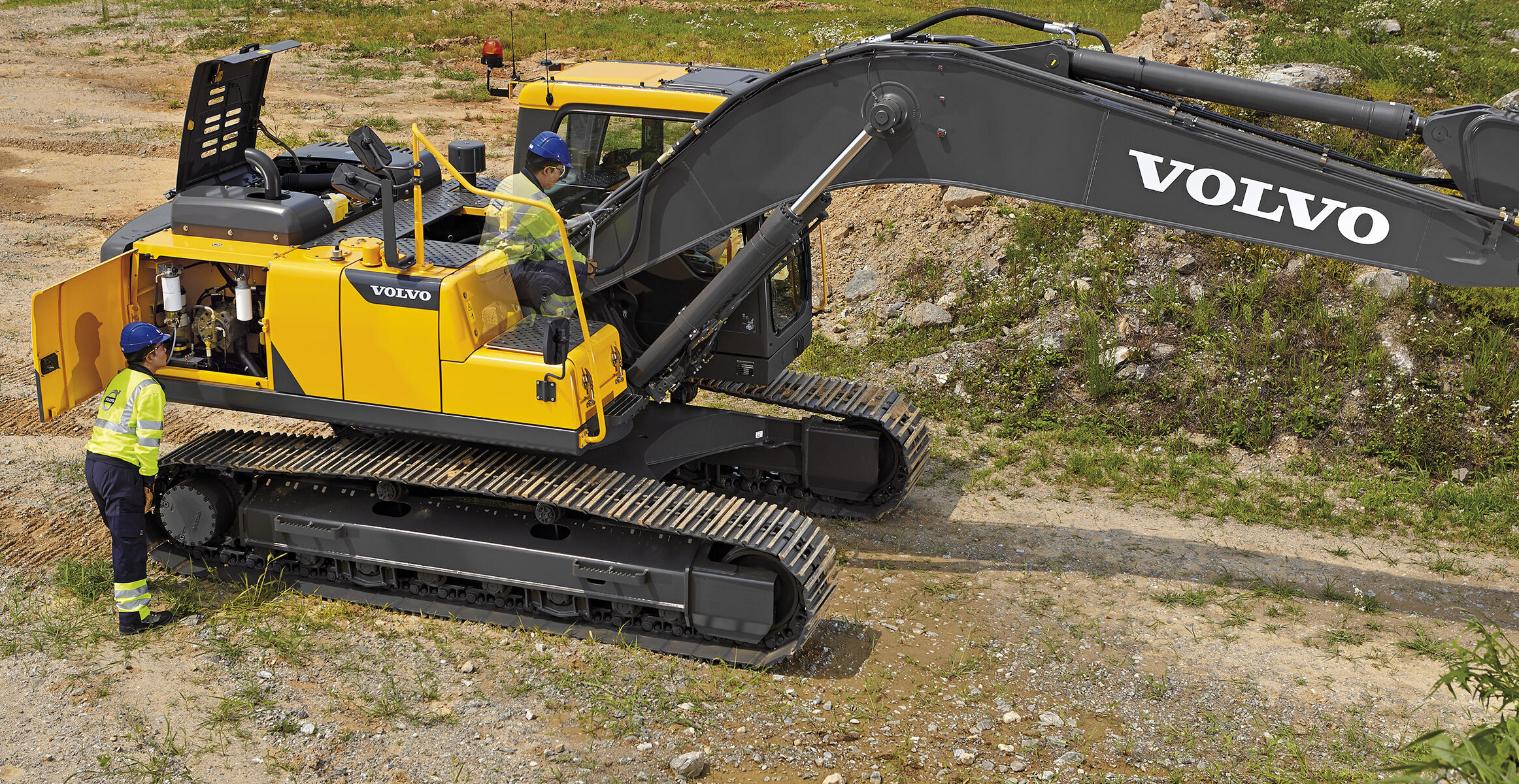 volvo-features-crawler-excavator-ec210d-t3-easy-to-service-outstanding-fuel-efficiency-2324x1200