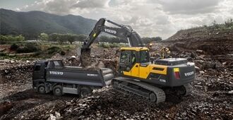 volvo-show-crawler-excavator-ec210d-t3-2324x1200