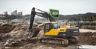 volvo-benefits-crawler-excavator-ec220d-t3-eco-mode-2324x1200