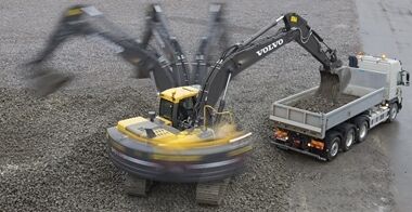 volvo-benefits-crawler-excavator-ec220d-t3-electro-hydraulic-system-2324x1200