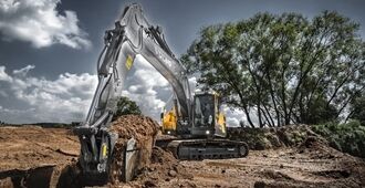 volvo-benefits-crawler-excavator-ec220e-t4f-sv-ultimate-tool-carrier-2324x1200