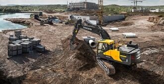volvo-show-crawler-excavator-ec220e-t4f-sv-2324x1200