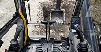 volvo-benefits-crawler-excavator-ec250d-t2-care-cab-2324x1200