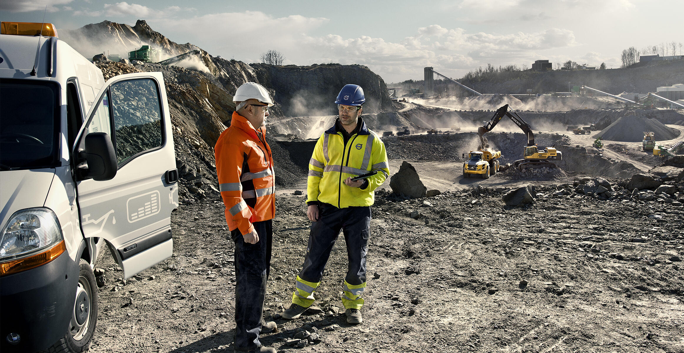 volvo-benefits-crawler-excavator-ec350d-t3-customer-support-agreements-2324x1200