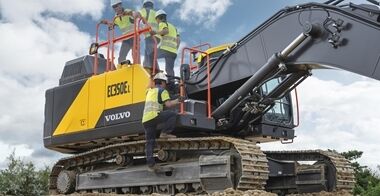 volvo-benefit-crawler-excavator-ec350-e-d8m-easy-as-one-two-three-2324x1200