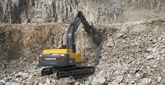 volvo-benefits-crawler-excavator-ec380d-t3-robust-undercarriage-2324x1200