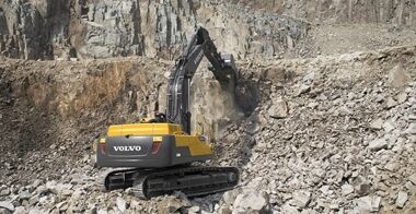 volvo-benefits-crawler-excavator-ec380d-t3-robust-undercarriage-2324x1200
