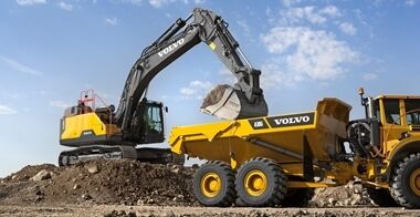 volvo-show-crawler-excavator-ec380e-hybrid-2324x1200