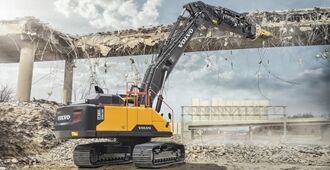 volvo-show-crawler-excavator-ec380e-straight-boom-2324x1200