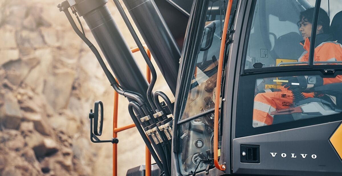 EC400 Hybrid | Excavators | Overview | Volvo Construction Equipment