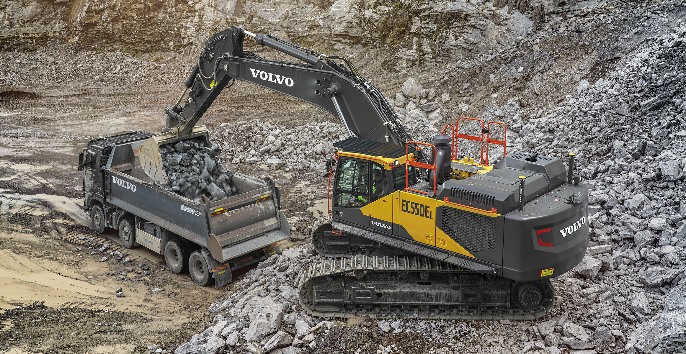 volvo-benefit-crawler-excavator-ec550e-t3-22-percent-more-fuel-efficiency-2324x1200