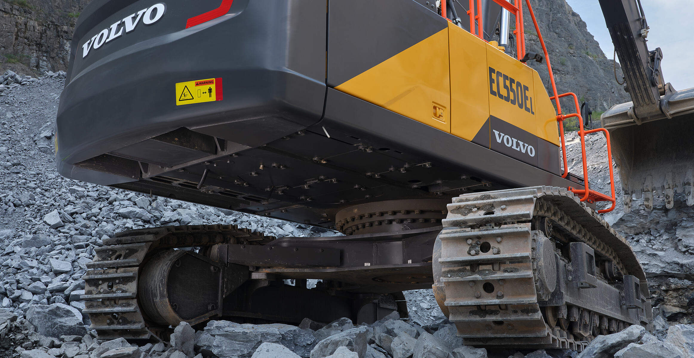 volvo-feature-crawler-excavator-ec550e-t3-india-built-for-the-toughest-tasks-up-to-35-percent-more-productivity-2324x1200