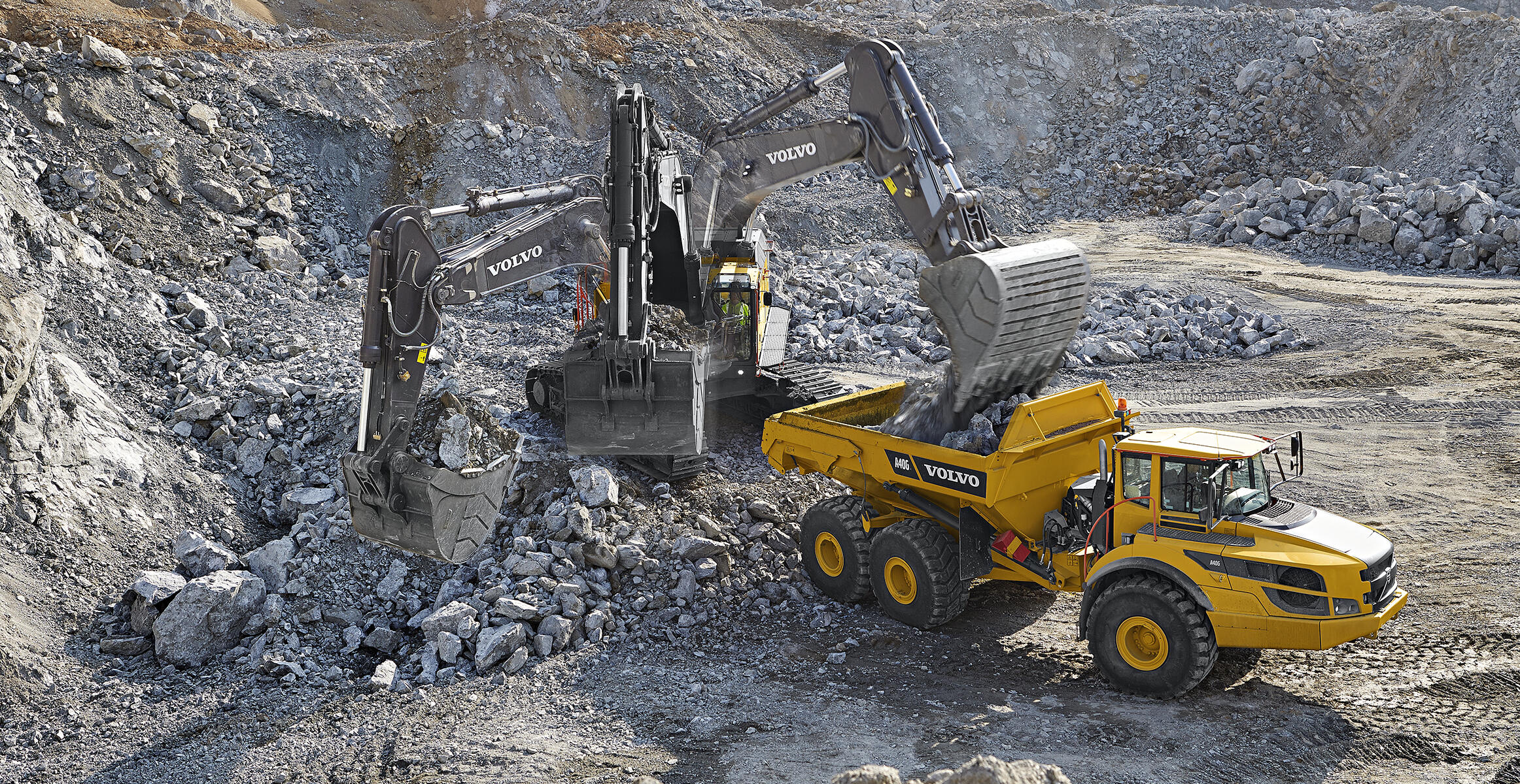 volvo-features-crawler-excavator-ec950f-t4f-stagev-cn4-fast-cycle-times-superior-digging-force-2324x1200