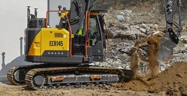 volvo crawler excavators  stage v
