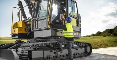 volvo-benefits-crawler-excavator-ecr235e-t4f-sv-cab-improvements-2324x1200