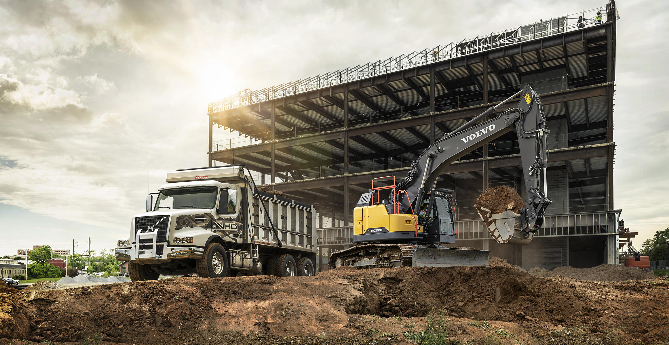 volvo-benefits-crawler-excavator-ecr355e-t4f-sv-lift-more-dig-more-2324x1200