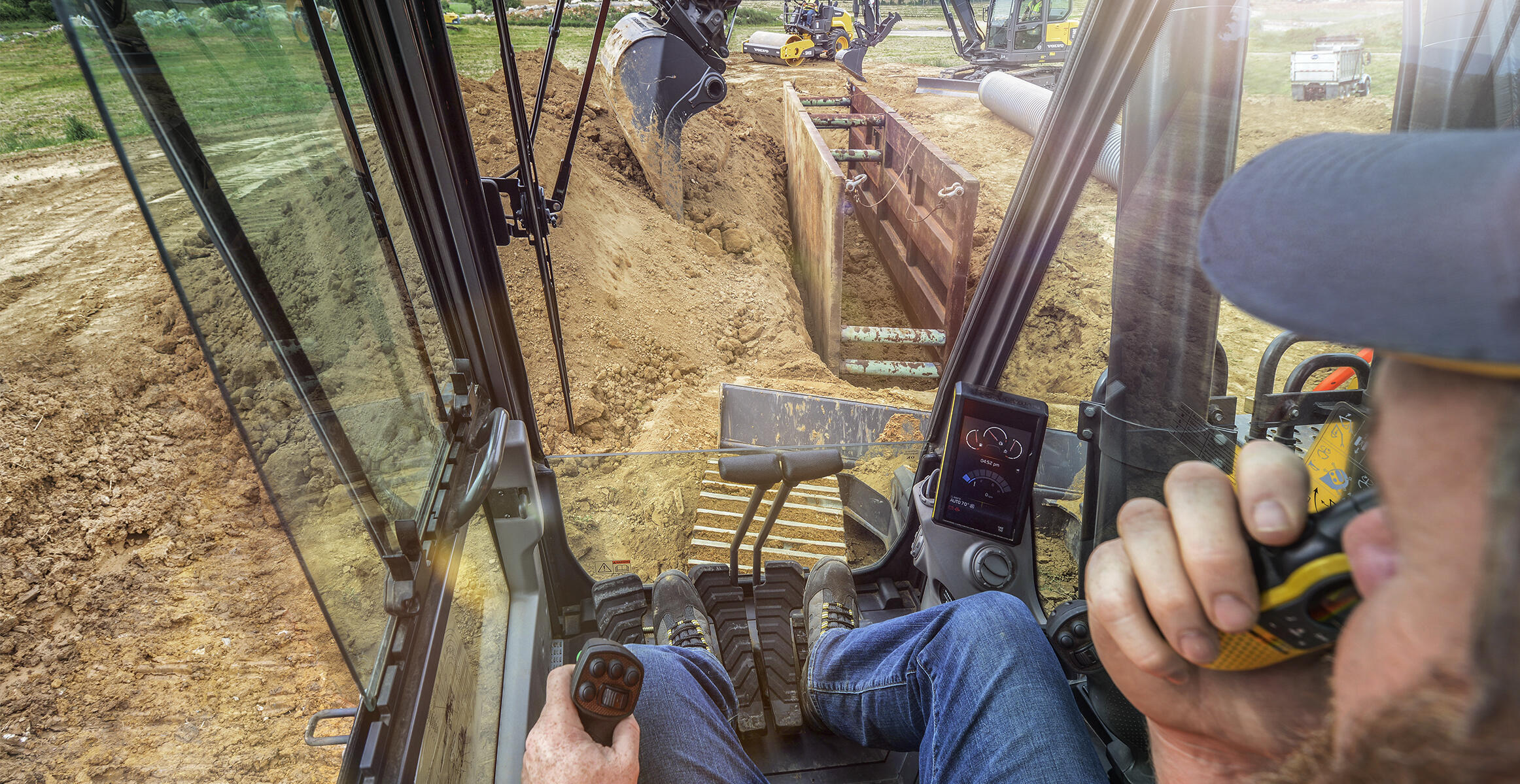 ECR355E | Excavators | Overview | Volvo Construction Equipment