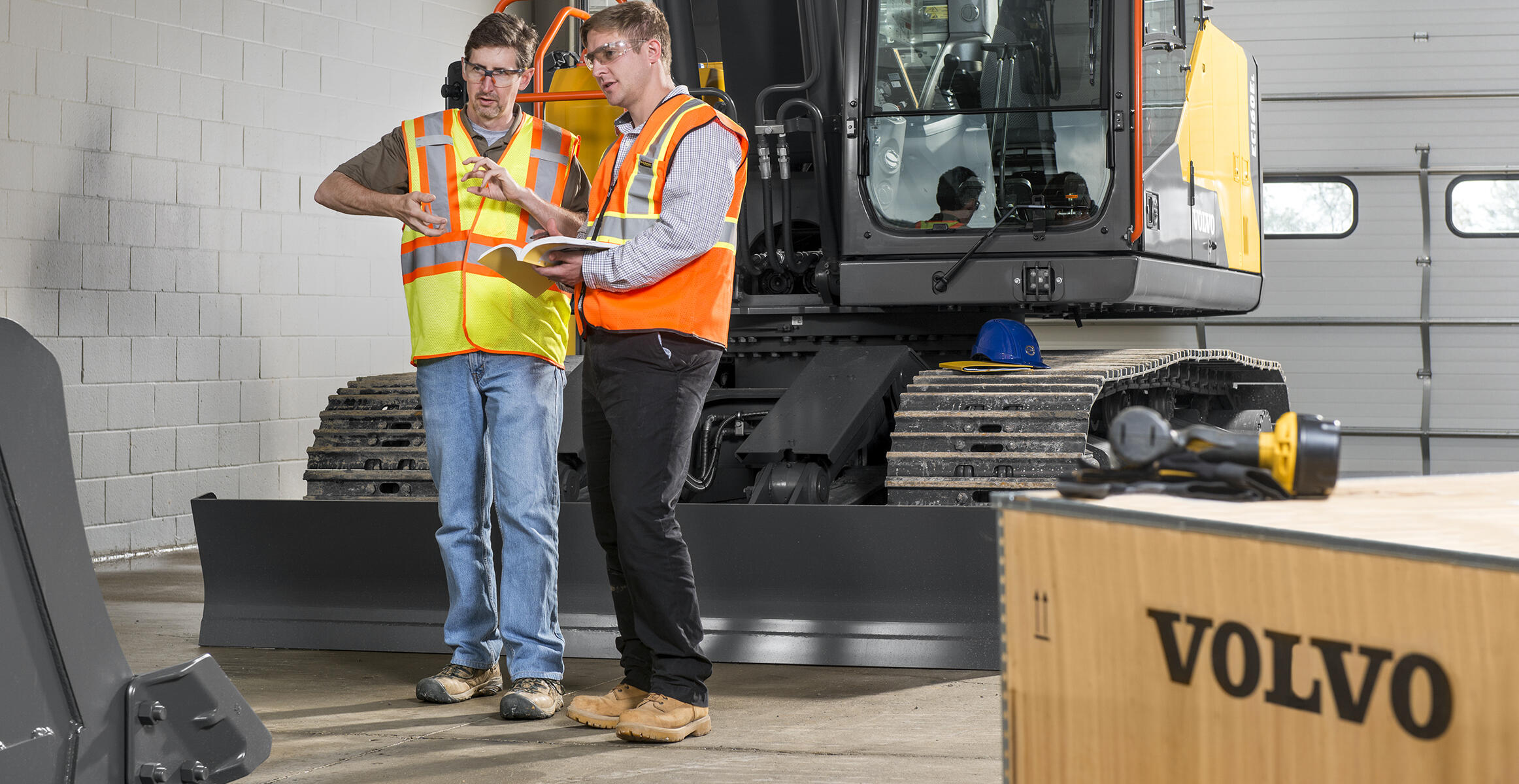 volvo-features-crawler-excavator-ecr355e-t4f-sv-uptime-services-up-to-the-test-2324x1200