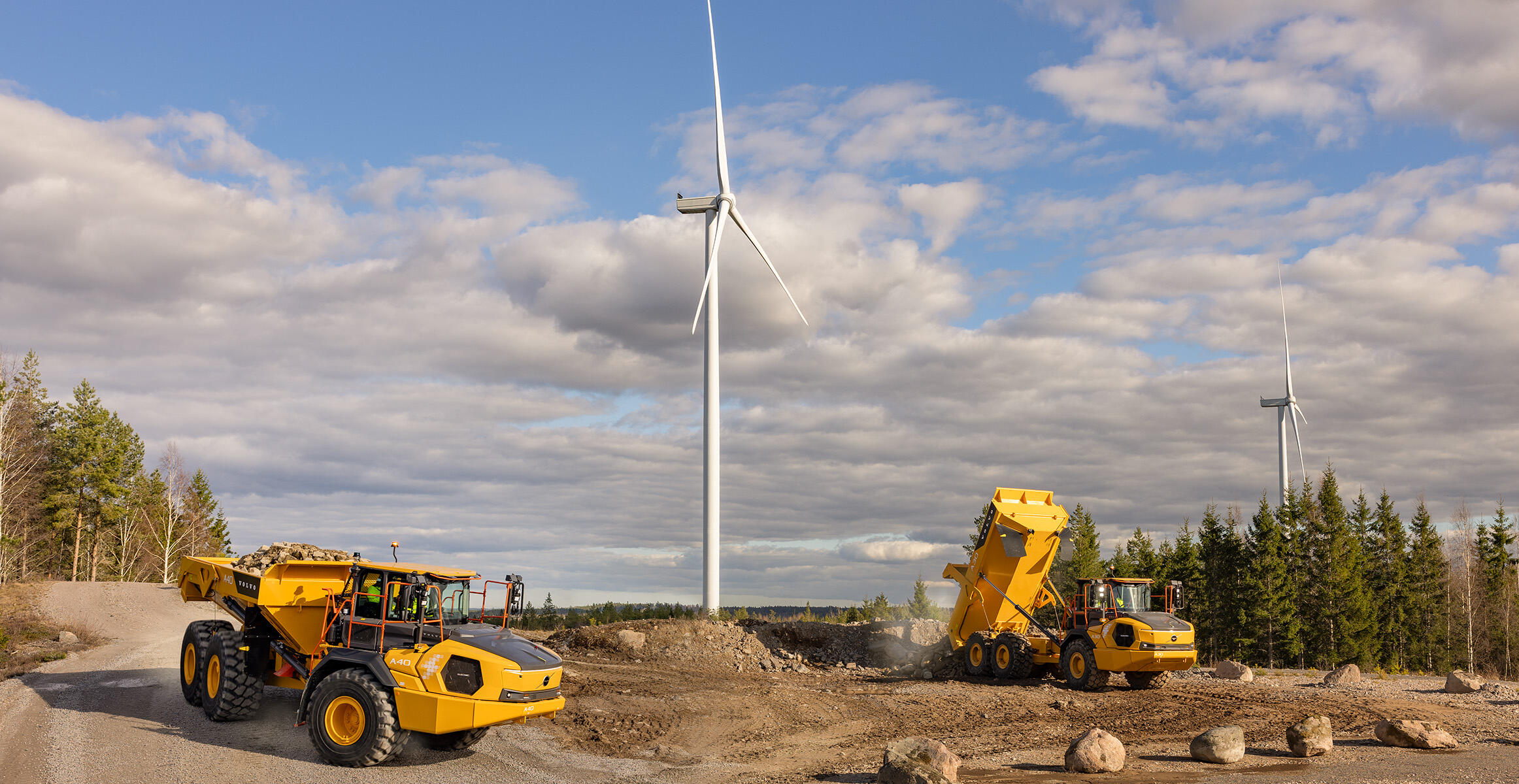 Deux nouveaux tombereaux articulés électriques Volvo A30 Electric et A40 Electric dans un parc éolien