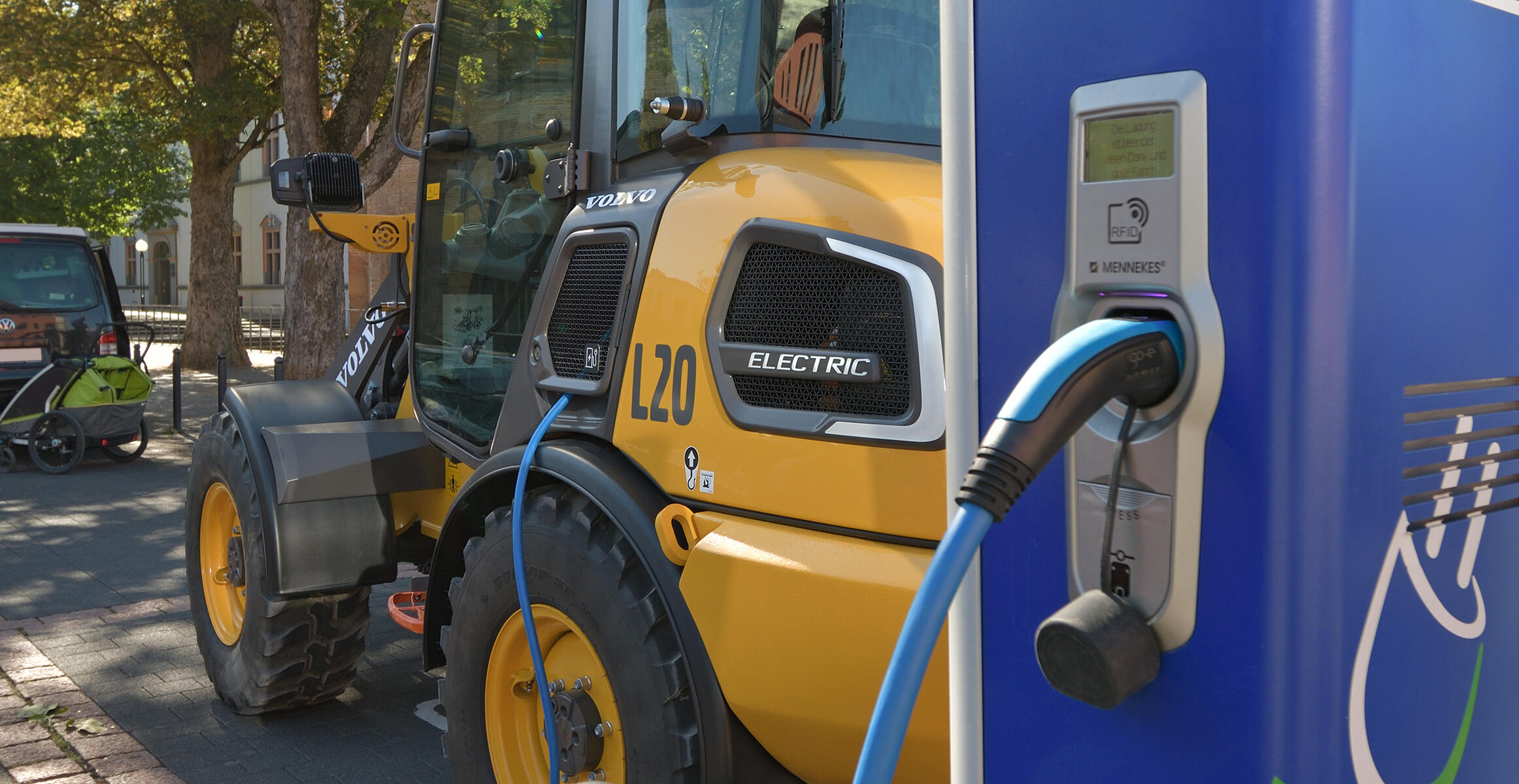 volvo electric compact wheel loaders l20 electric