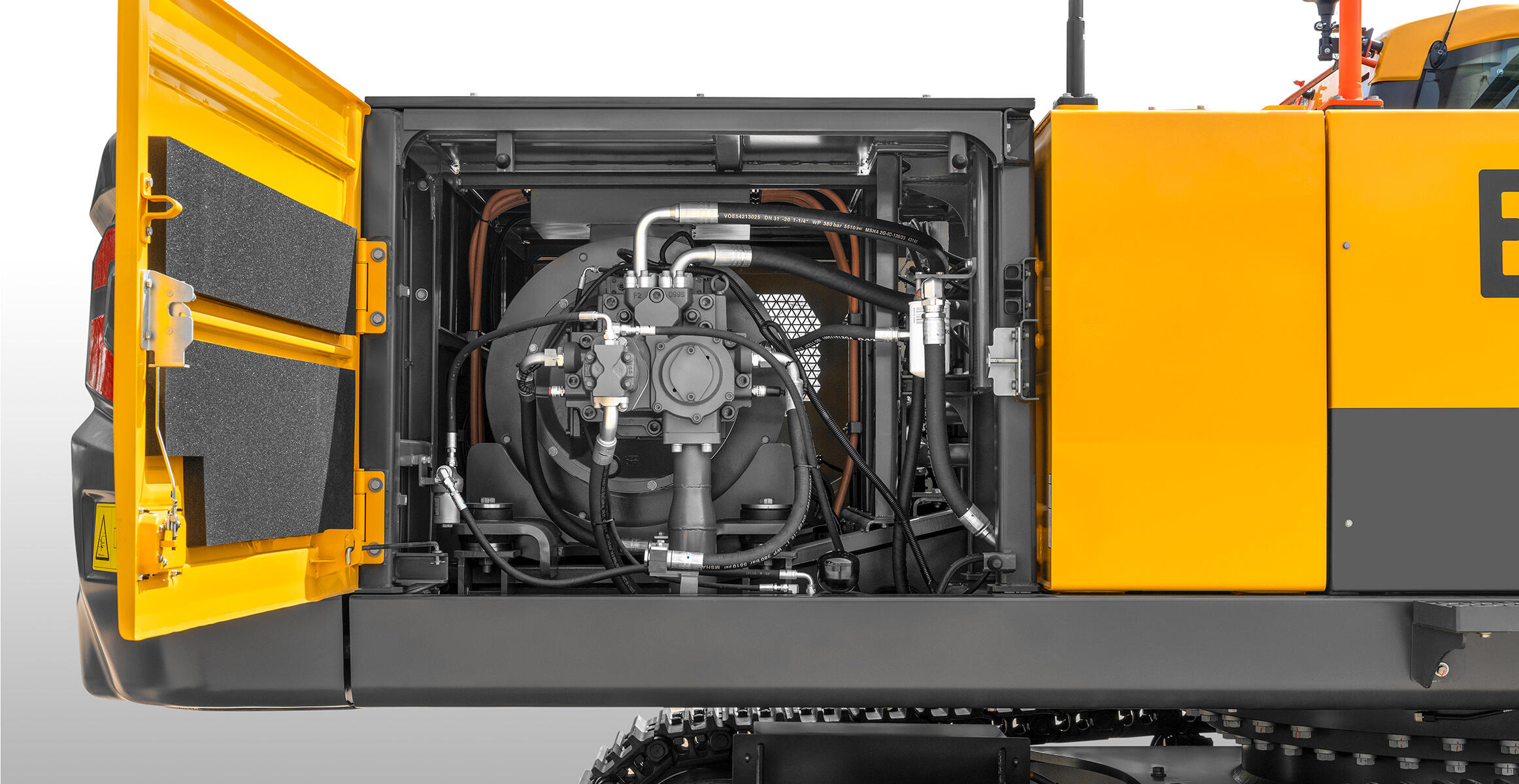 volvo-feature-crawler-excavator-ec500-electric-30-percent-less-maintenance-a-cleaner-choice-a-smart-investment-2324x1200