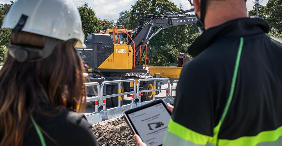 volvo electric wheeled excavators ewr150e