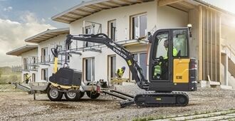 volvo-benefits-compact-excavator-ec18e-small-machine-big-performance-2324x1200