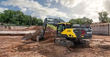 volvo-show-crawler-excavator-ec230-electric-2324x1200