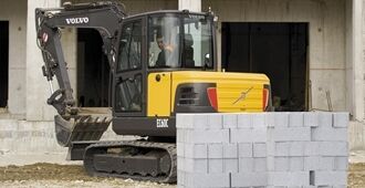 volvo-benefits-compact-excavator-ec60c-t3-see-more-hear-more-2324x1200