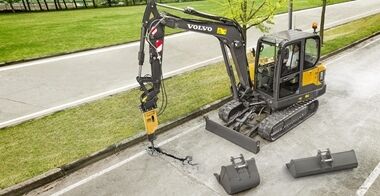 volvo-benefits-compact-excavator-ec60e-t4f-attachment-versatility-2324x1200