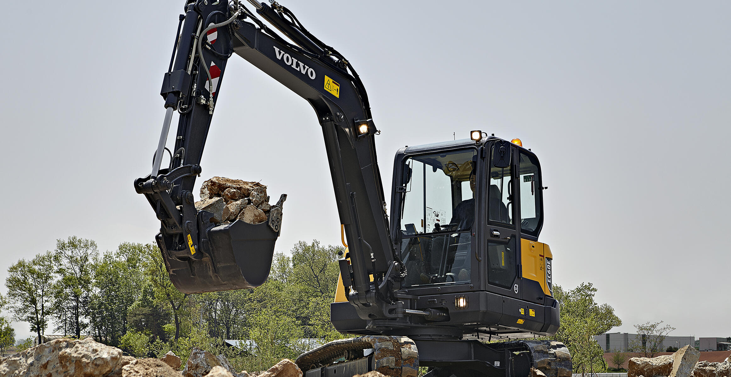 volvo-features-compact-excavator-ec60e-t4f-durability-and-reliability-serviceability-2324x1200