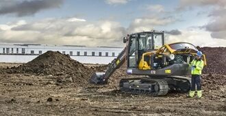 volvo-benefits-compact-excavator-ec75d-t3-serviceability-2324x1200